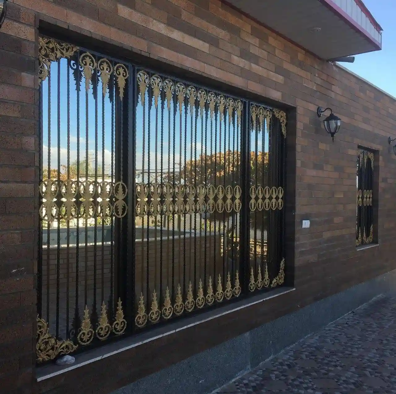 راهنمای انتخاب حفاظ پنجره مناسب برای ساختمان راهنمای انتخاب حفاظ پنجره مناسب برای ساختمان