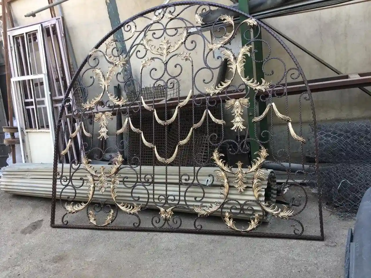 تفاوت حفاظ پنجره آهنی و فرفورژه تفاوت حفاظ پنجره آهنی و فرفورژه