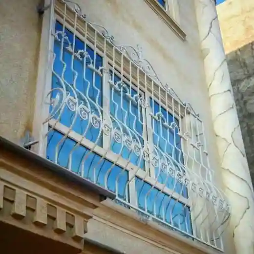 بررسی حفاظ پنجره فرفورژه با طرح های شیک و لوکس بررسی حفاظ پنجره فرفورژه با طرح های شیک و لوکس