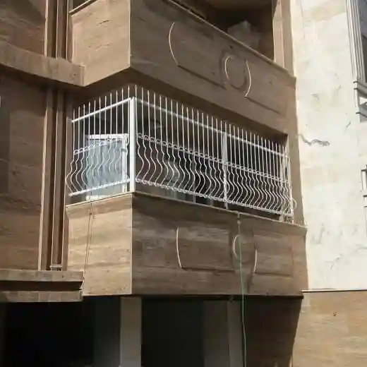 حفاظ پنجره چهار پهلو شکمی با طرح گل وسط حفاظ پنجره چهار پهلو شکمی با طرح گل وسط