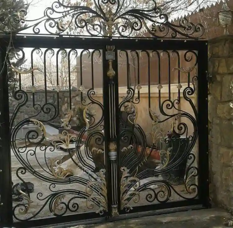 نصب و ساخت درب حیاط نصب و ساخت درب حیاط