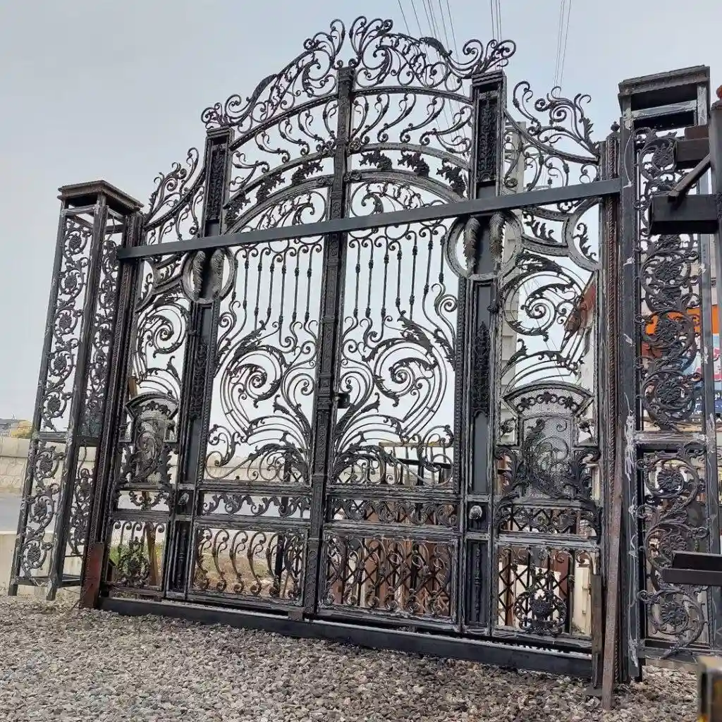 مزایای استفاده از درب الیزه فرفورژه در ویلای شما مزایای استفاده از درب الیزه فرفورژه در ویلای شما