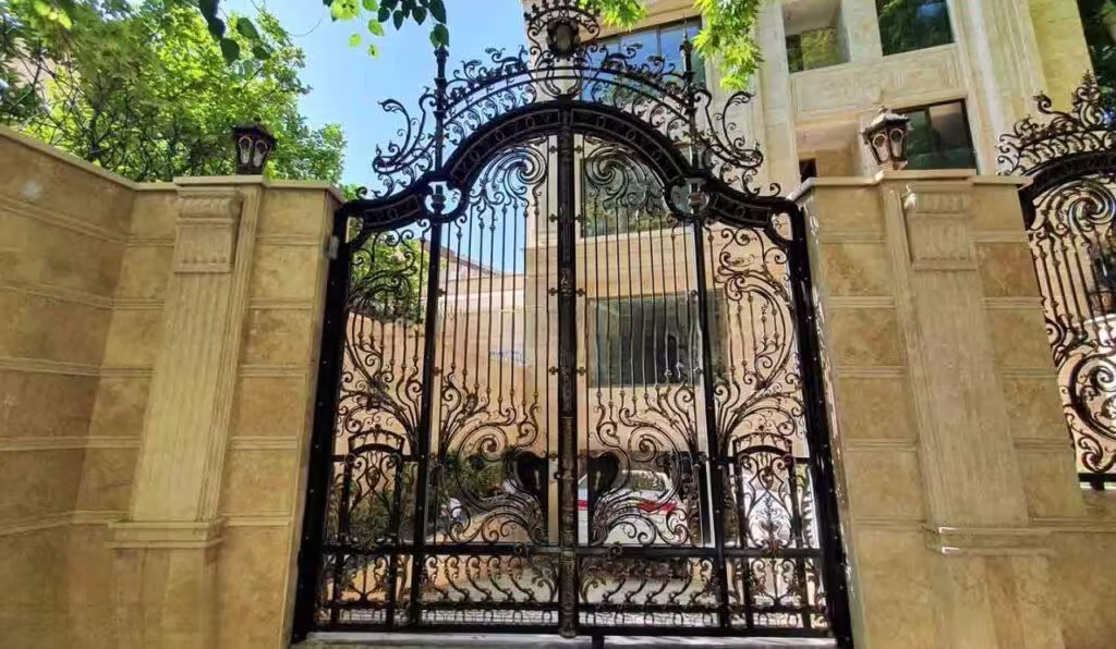 مزایا و معایب درب الیزه فرفورژه مزایا و معایب درب الیزه فرفورژه