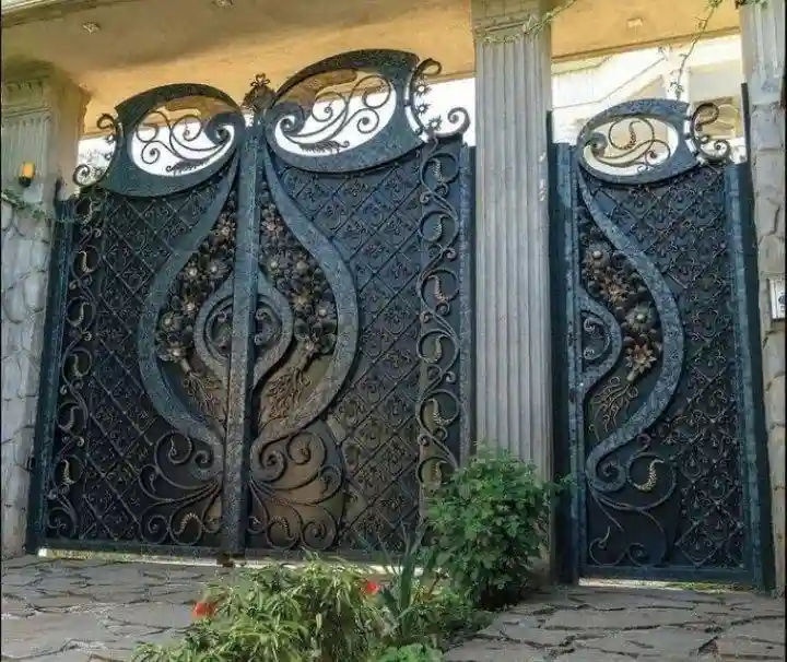 مدل های متنوع درب حیاط فرفورژه مدل های متنوع درب حیاط فرفورژه