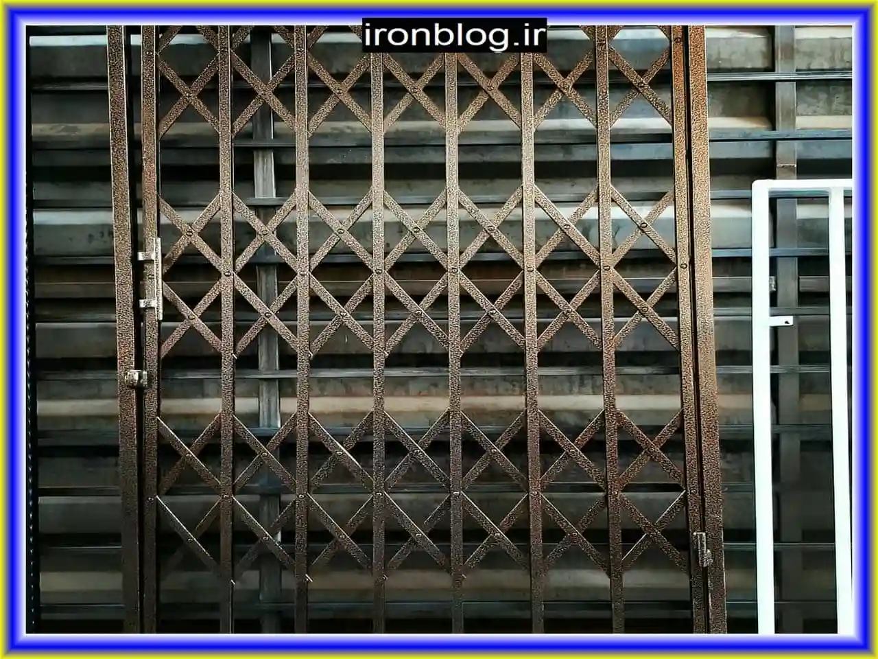 نکات مراقبت و نگهداری از درب آکاردئونی فلزی آپارتمان نکات مراقبت و نگهداری از درب آکاردئونی فلزی آپارتمان