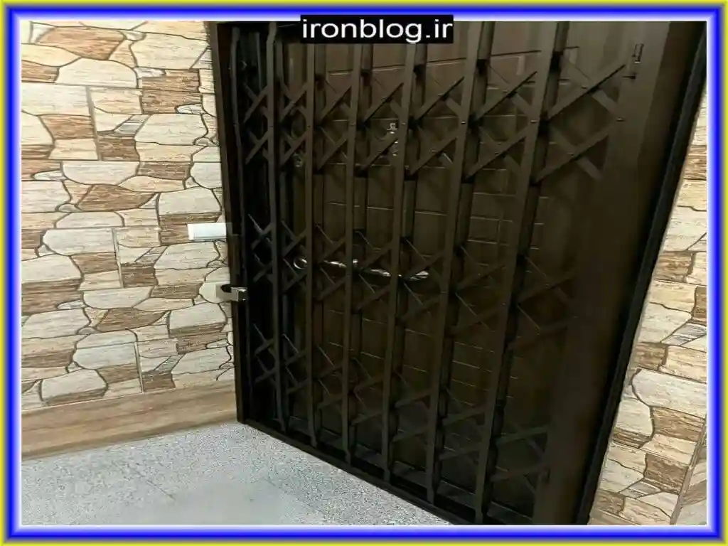 قطعات اولیه در ساخت درب آکاردئونی فلزی آپارتمان قطعات اولیه در ساخت درب آکاردئونی فلزی آپارتمان