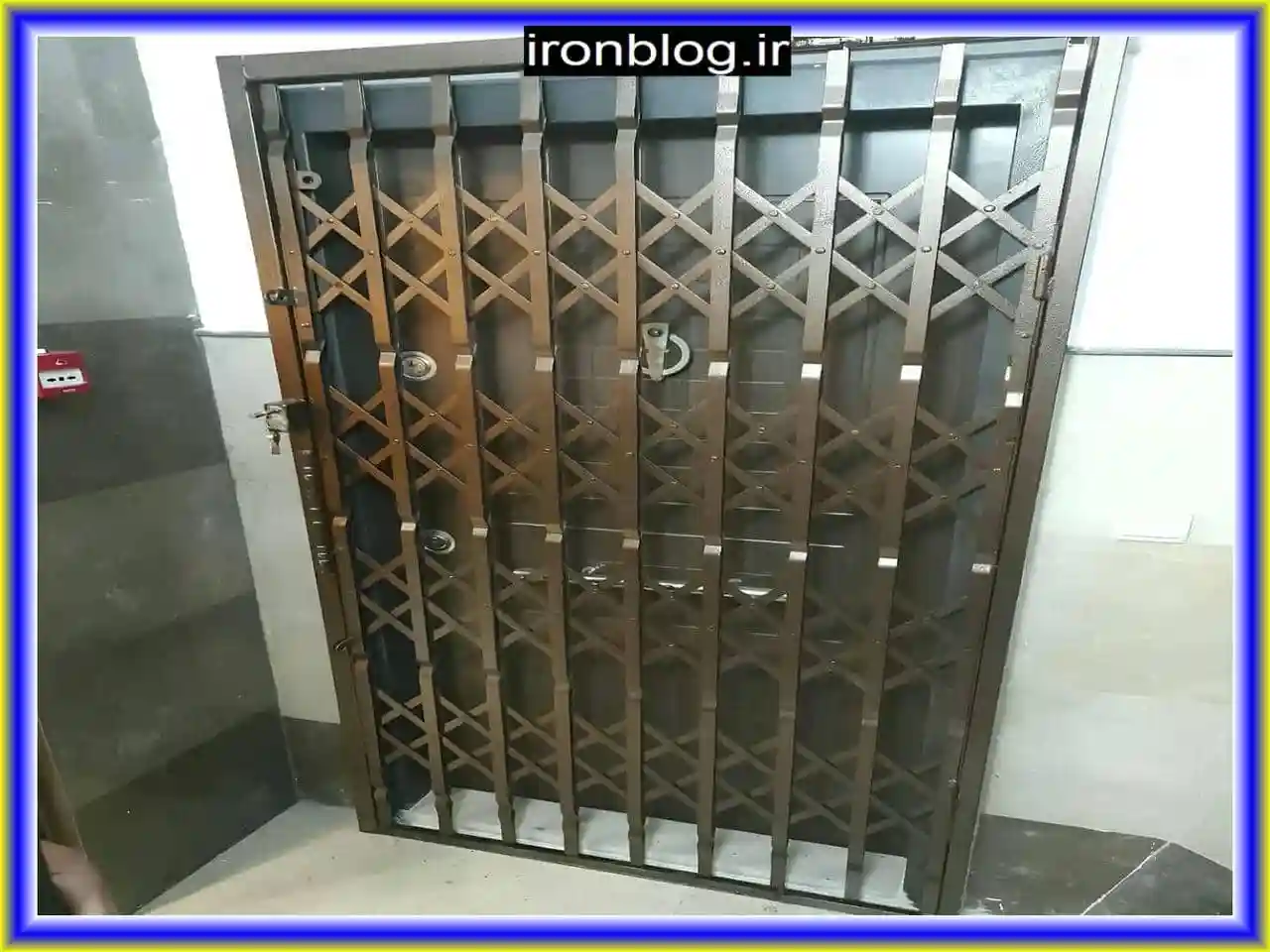 مزایای استفاده از درب آکاردئونی فلزی آپارتمان در فضاهای تجاری مزایای استفاده از درب آکاردئونی فلزی آپارتمان در فضاهای تجاری