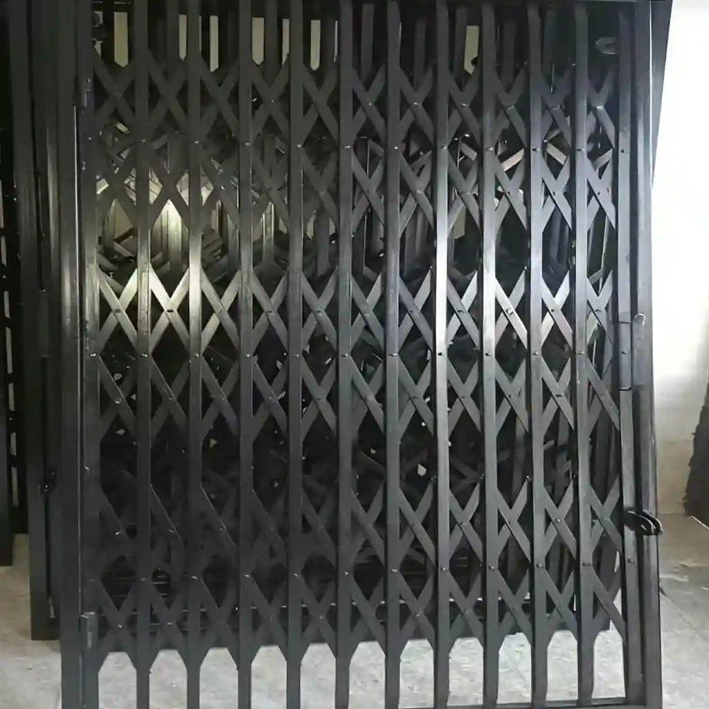 نصب درب آکاردئونی