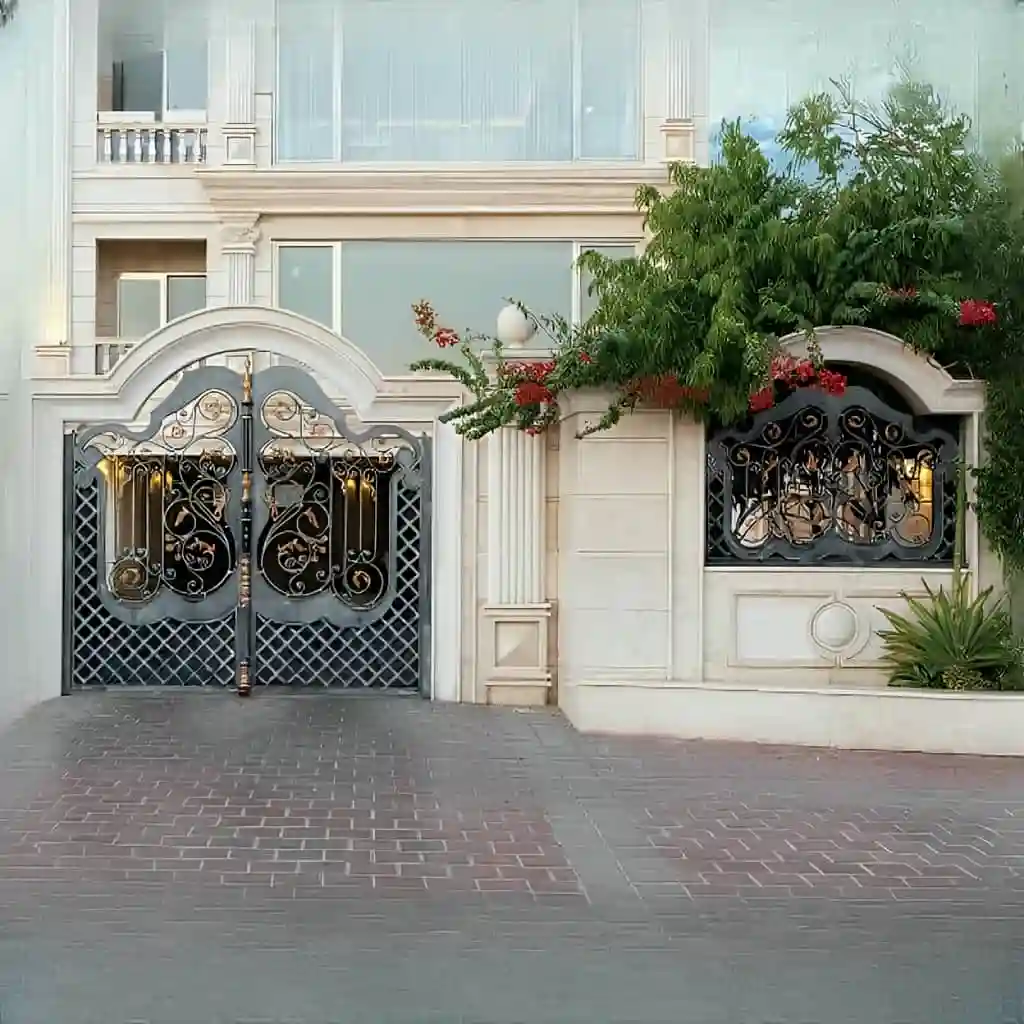 نصب درب فلزی ارغوان همراه جک برقی