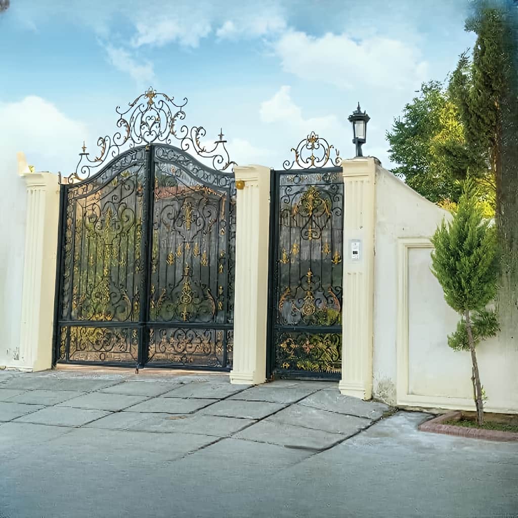 خرید درب فلزی غنچه برای باغ