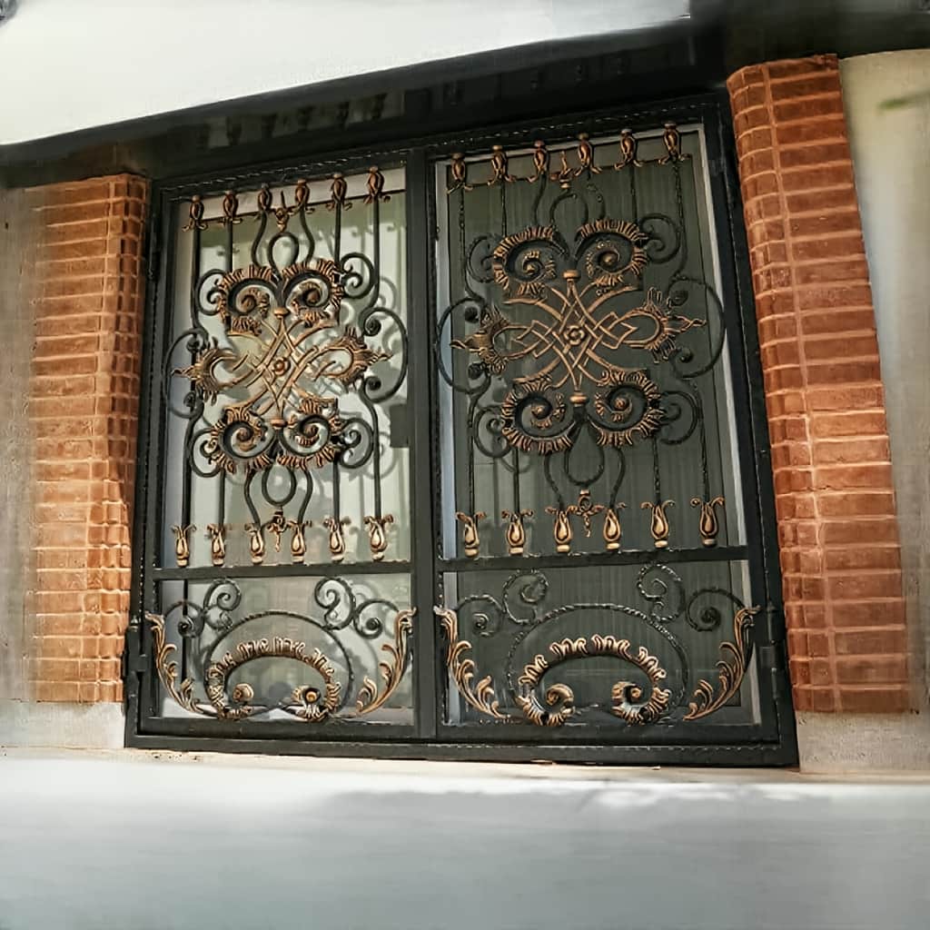 نصب درب فلزی لاله همراه جک برقی