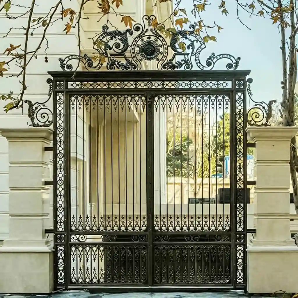 نصب درب فلزی ورسای در ورودی ساختمان