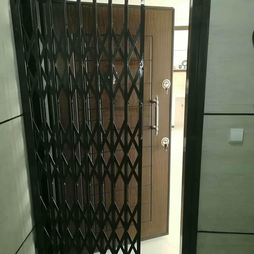 نصب درب آکاردئونی ضدسرقت در بندرعباس