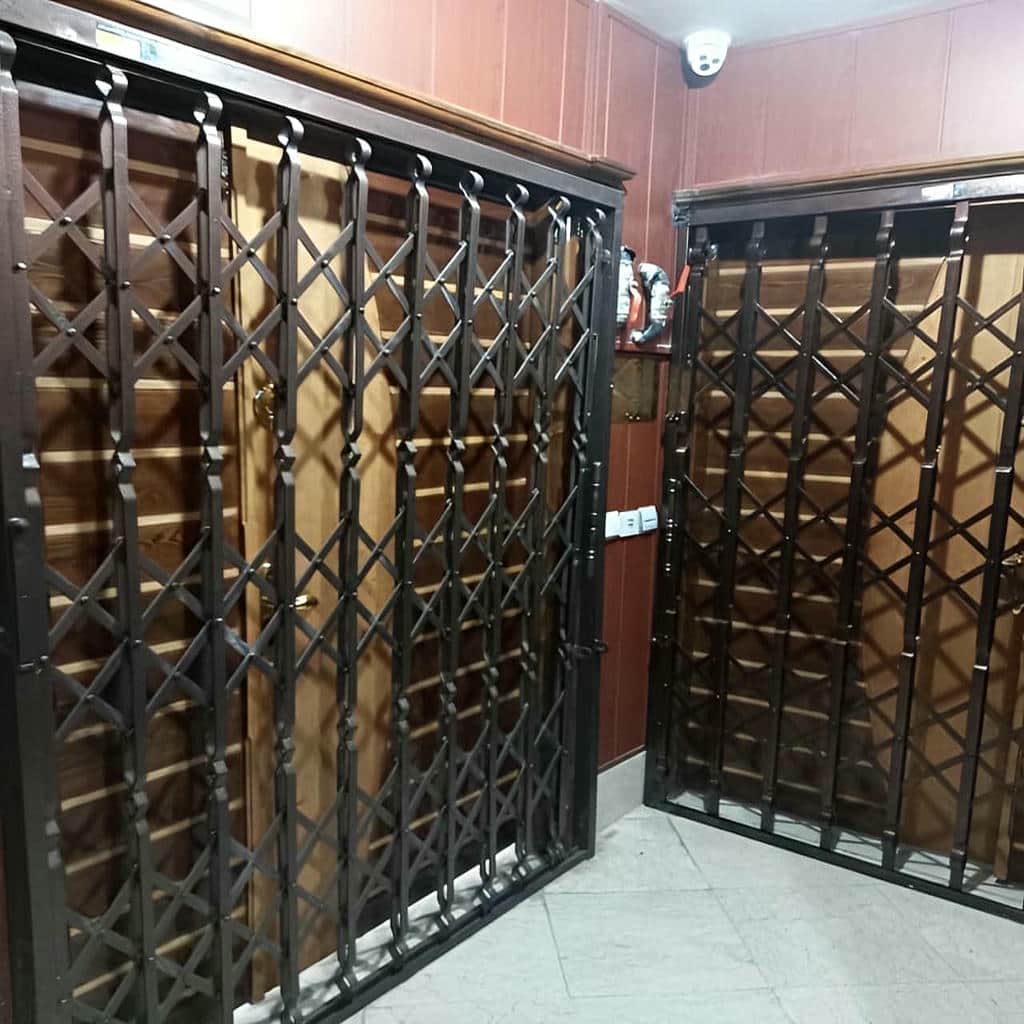 نصب درب آکاردئونی آپارتمانی در اردبیل