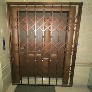 درب آکاردئونی در استان گیلان