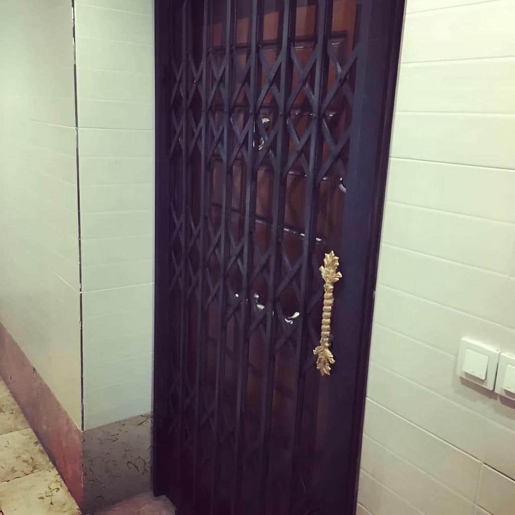 خرید درب آکاردئونی فلزی در اندیشه