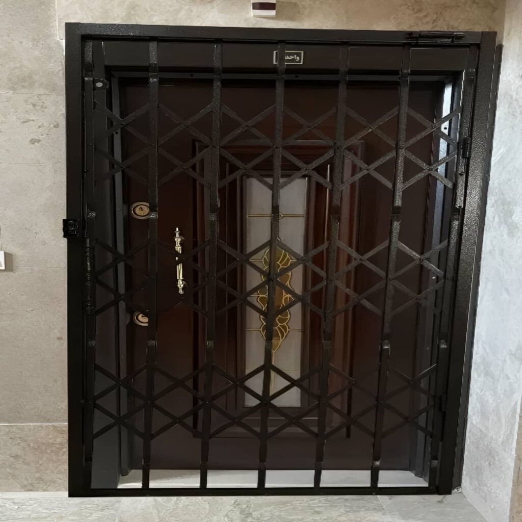 درب آکاردئونی در گرگان