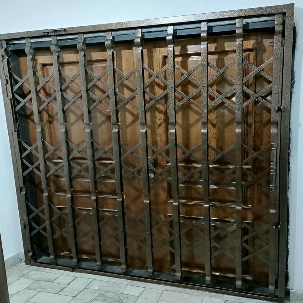 خرید درب آکاردئونی فلزی در کمال شهر