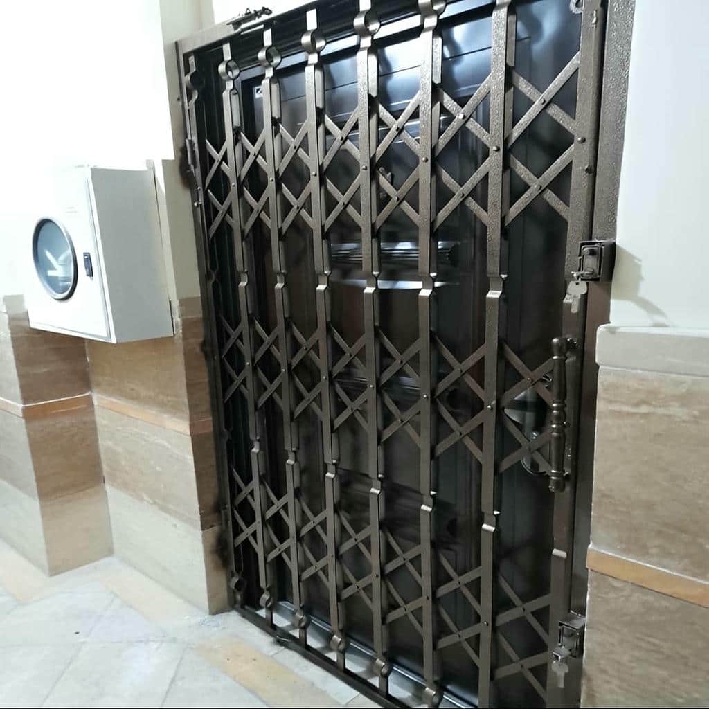 نصب درب آکاردئونی ضدسرقت در کرمان