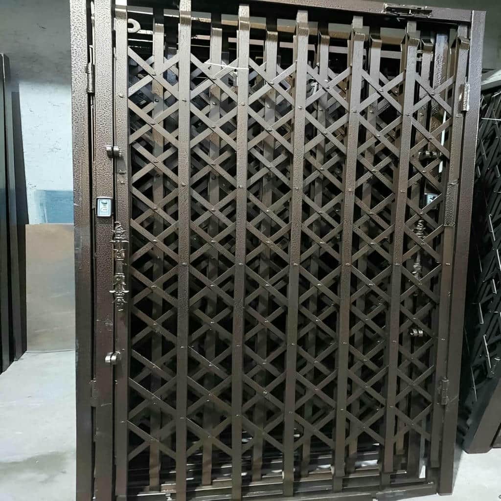 نصب درب آکاردئونی آپارتمانی در طالقان