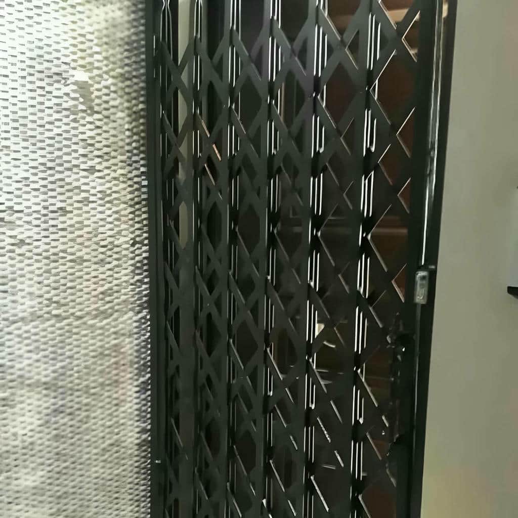 درب آکاردئونی در گنبدکاووس