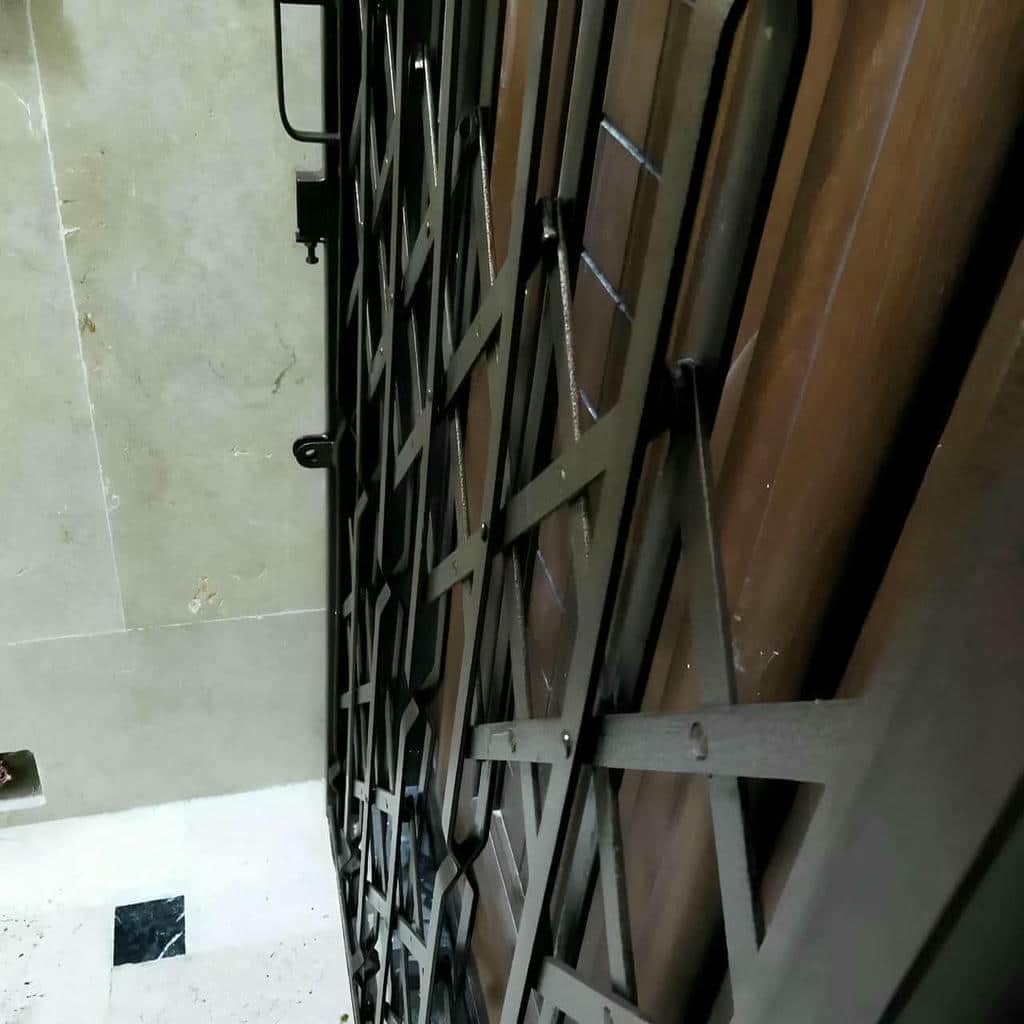 درب آکاردئونی در شهریار