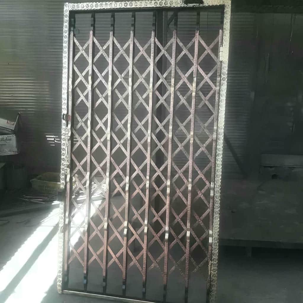 نصب درب آکاردئونی رنگ مقاوم در لواسان