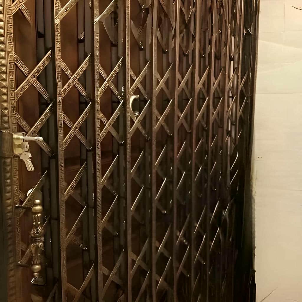 درب آکاردئونی در ایلام