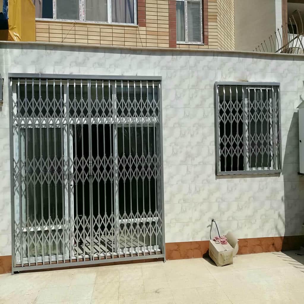 فروش درب آکاردئونی حفاظ پشت درب در محمدشهر فروش درب آکاردئونی حفاظ پشت درب در محمدشهر