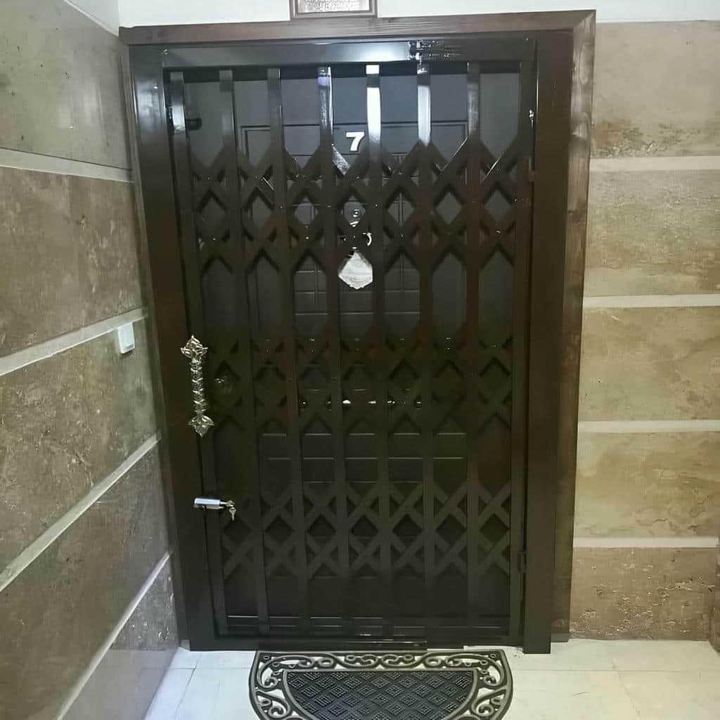 نصب درب آکاردئونی ضدسرقت در فردیس کرج