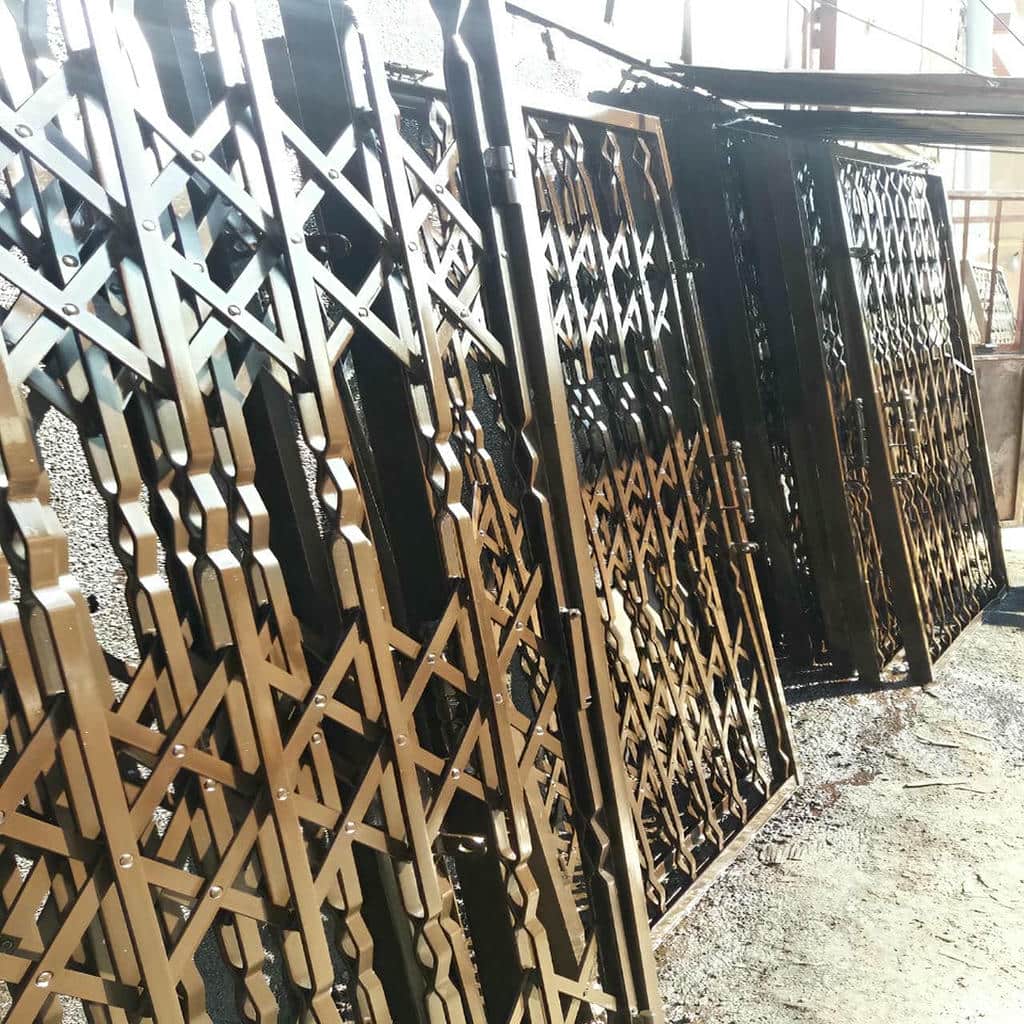 درب آکاردئونی در هشتگرد