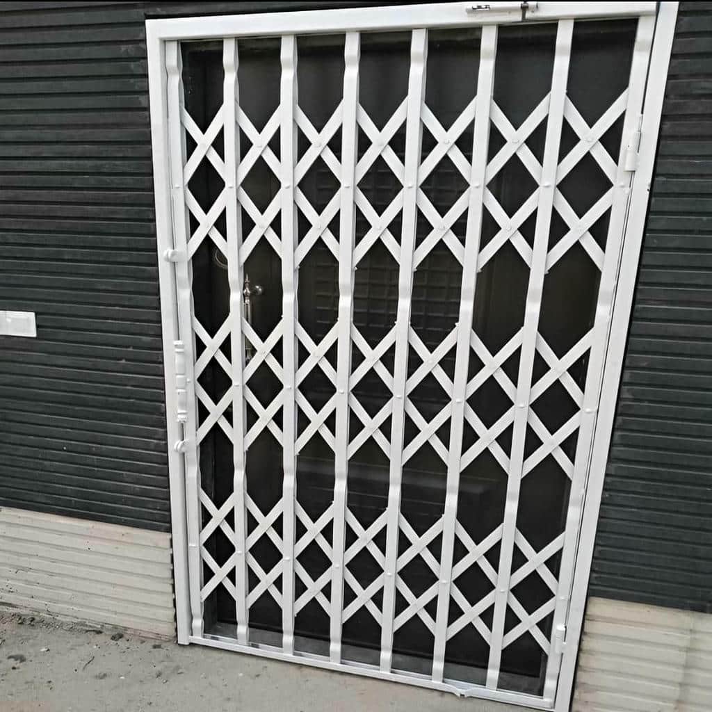 درب آکاردئونی در طالقان