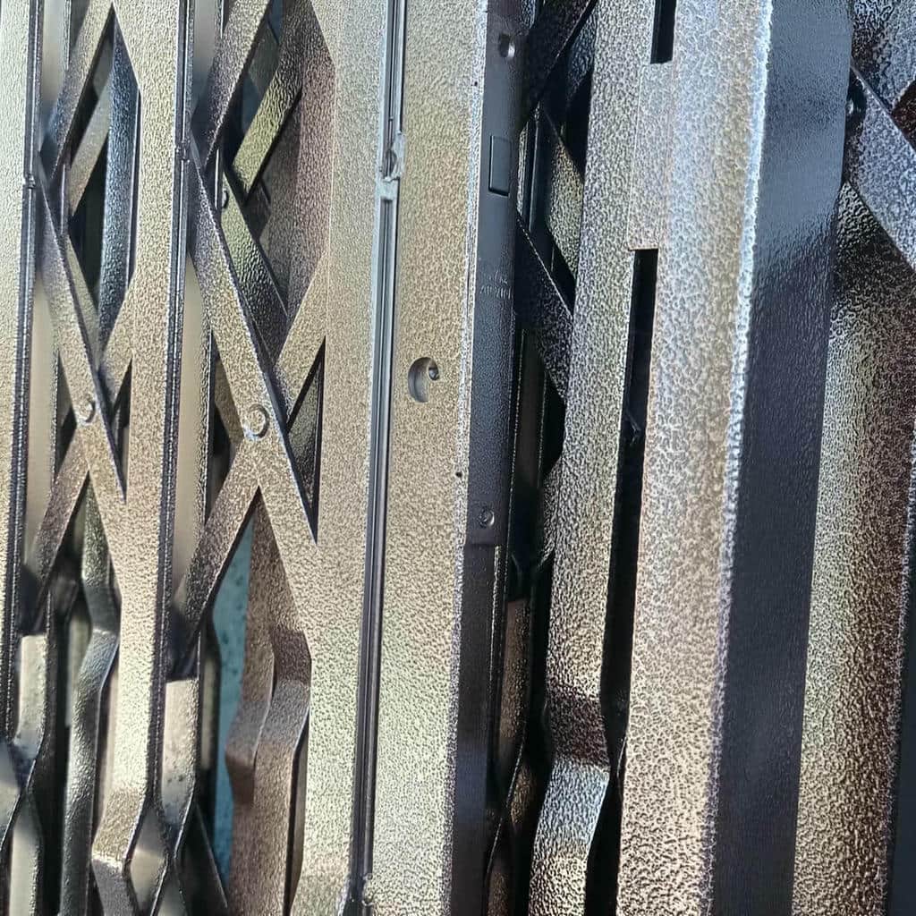 قیمت درب آکاردئونی ضدسرقت در کمال شهر
