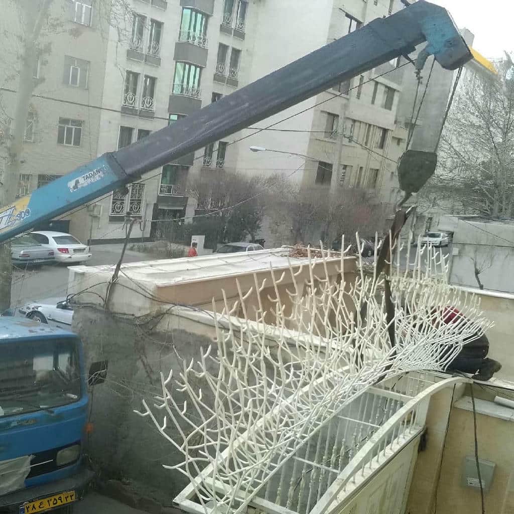 نصب نرده شاخ گوزنی تاج دیوار در کمال شهر