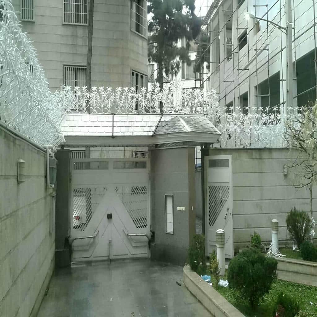 نصب نرده شاخ گوزنی ارتفاع مناسب در قشم