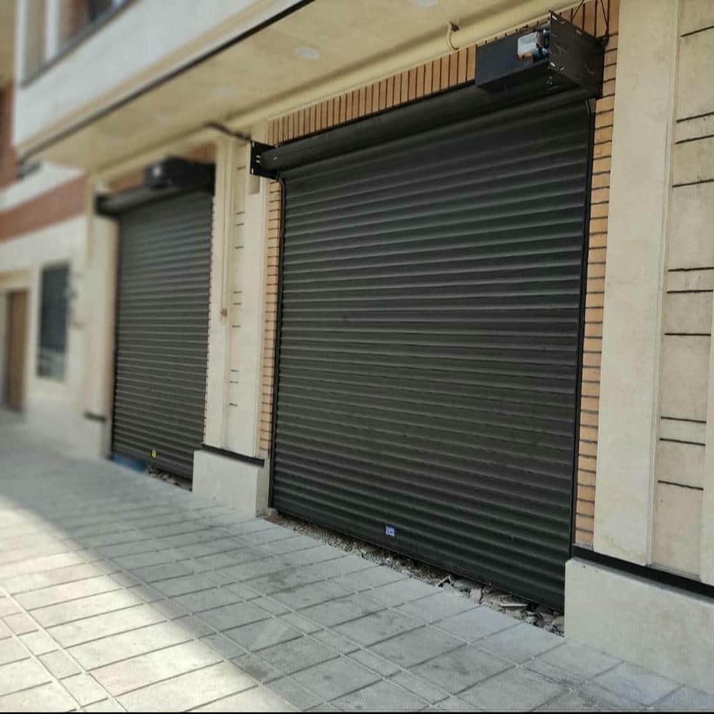 درب کرکره‌ای برقی در فیروزکوه