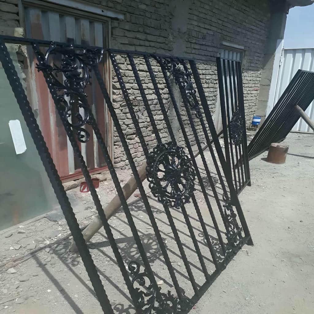 نصب حفاظ پشت پنجره آهنی در استان گلستان
