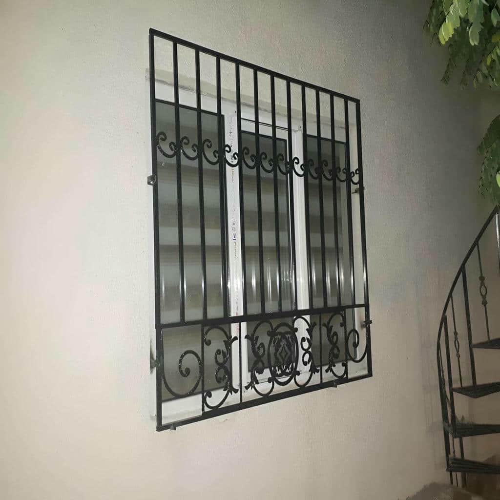 فروش نرده حفاظ پشت پنجره بازشو در تبریز
