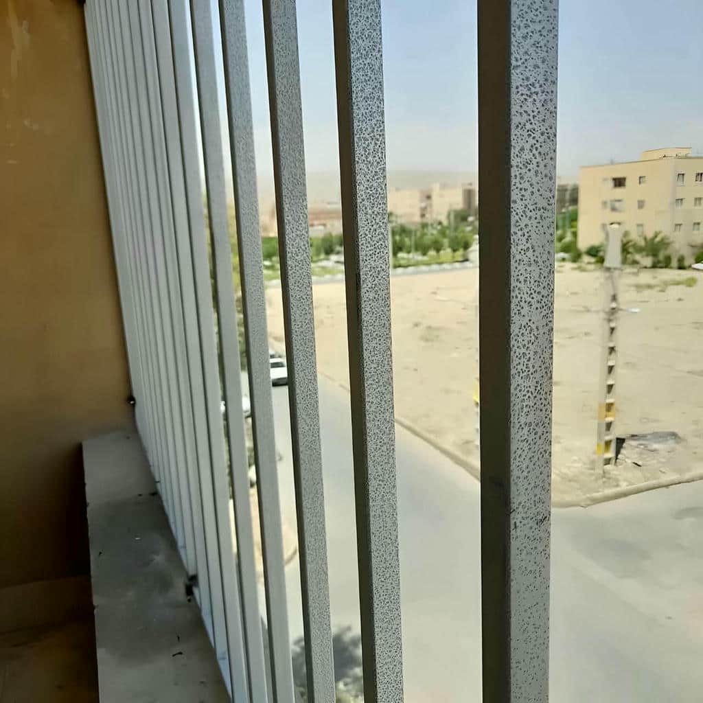 فروش حفاظ پشت پنجره بازشو در بندر لنگه