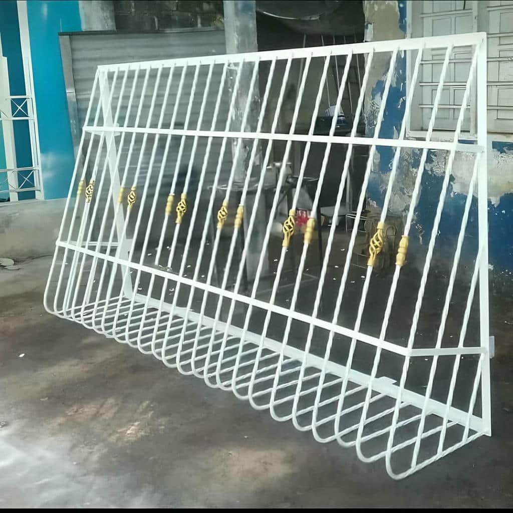 نرده حفاظ پشت پنجره در کاشان