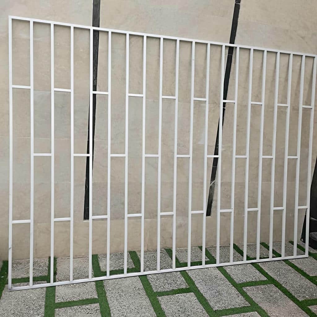 نرده حفاظ پشت پنجره در بجنورد