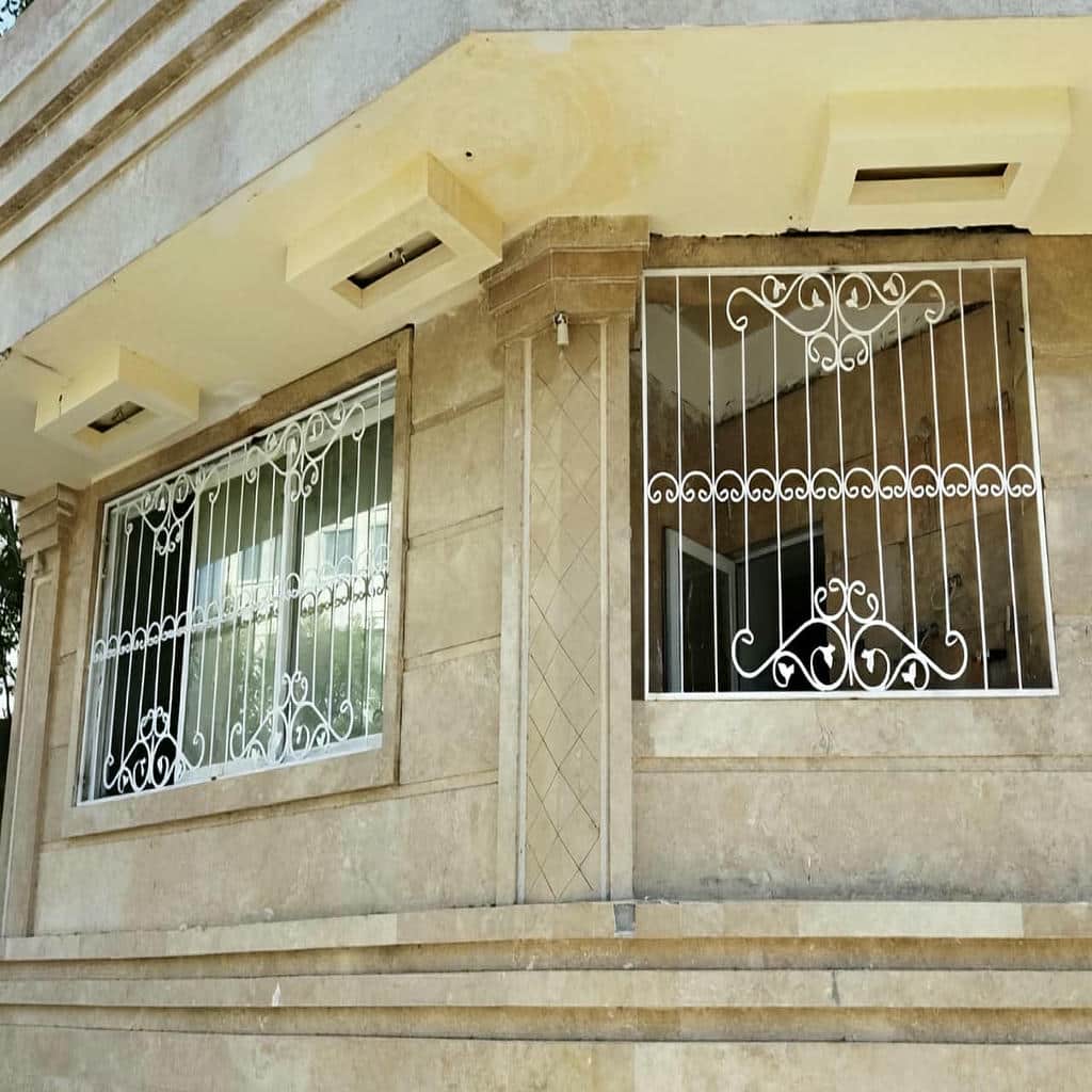 نصب نرده حفاظ پشت پنجره آهنی در گنبدکاووس