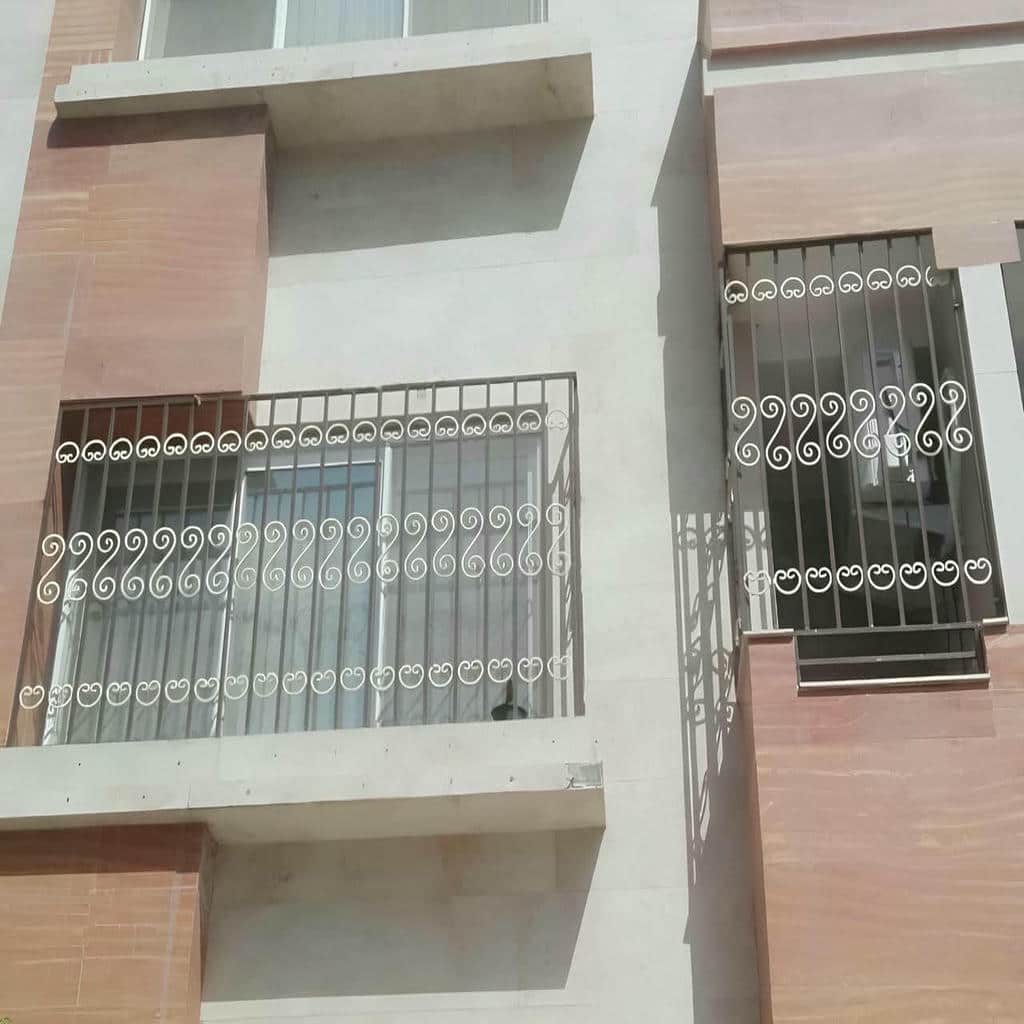 حفاظ پشت پنجره در فردیس کرج