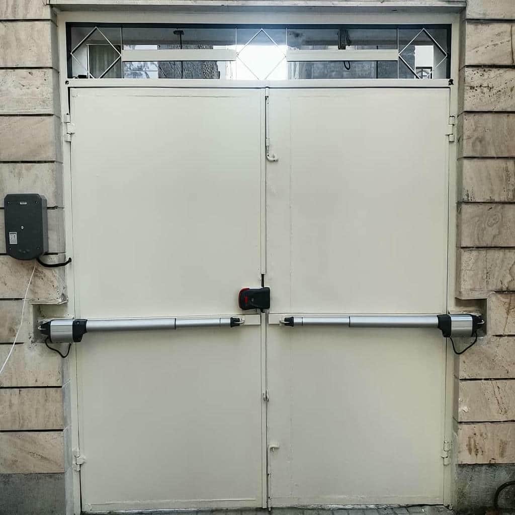 نصب جک پارکینگی درب حیاط بازویی در شهرکرد