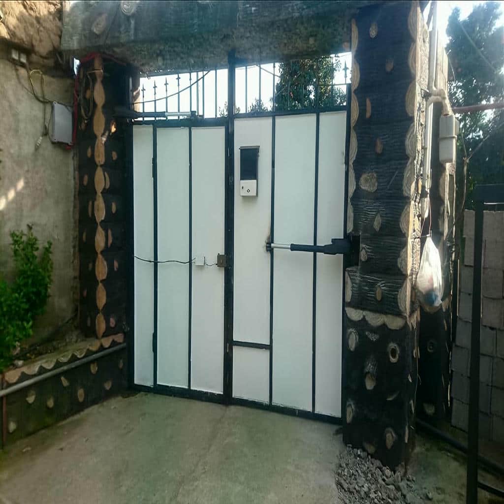 نصب جک پارکینگی درب حیاط نماگرا در کیش