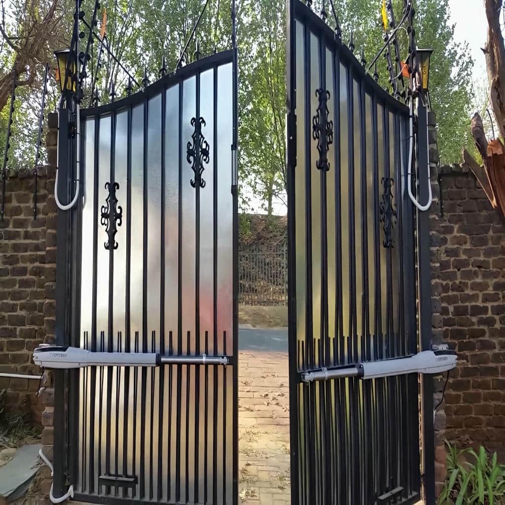 نصب جک پارکینگی درب حیاط هوشمند در آبادان