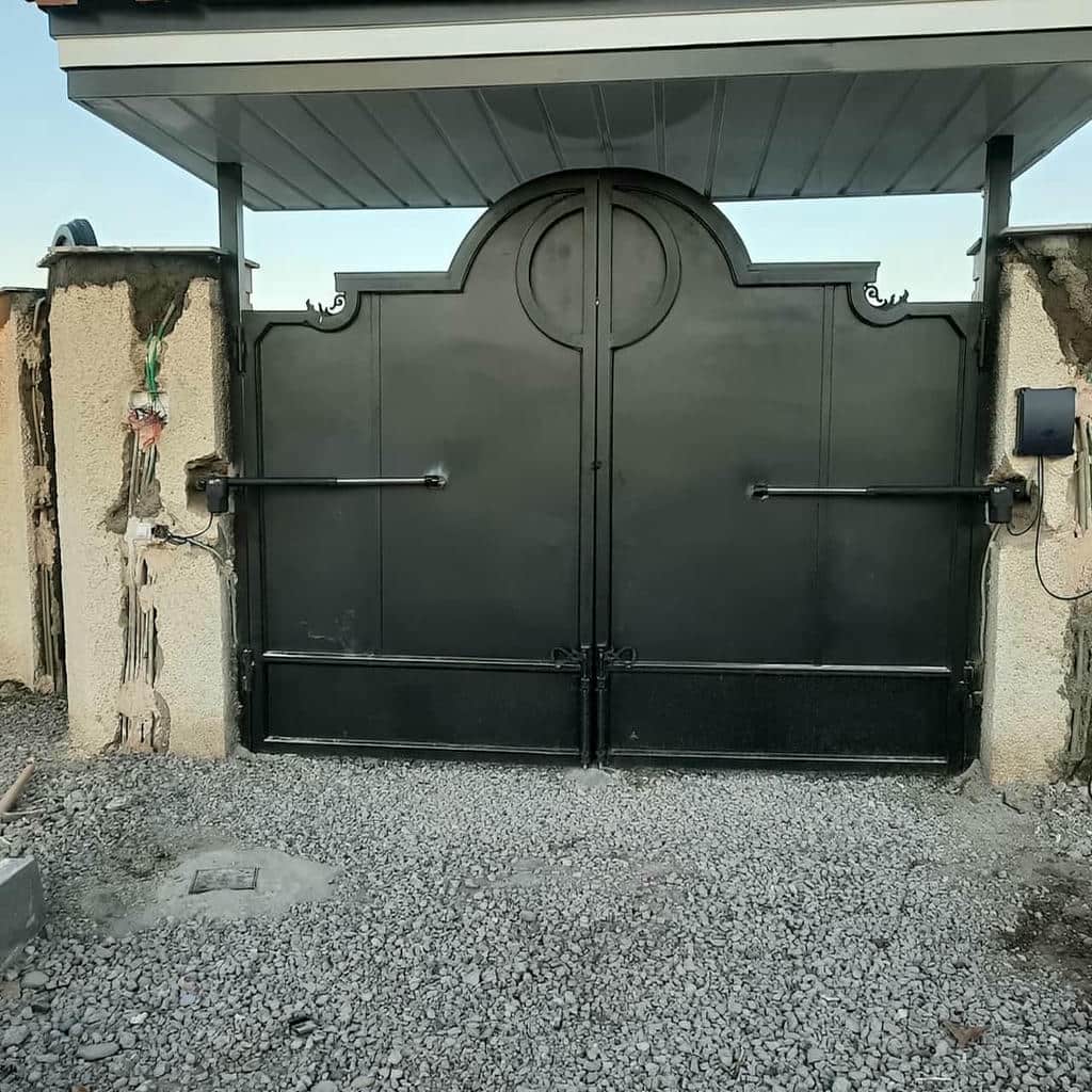 جک پارکینگی درب حیاط در مریوان