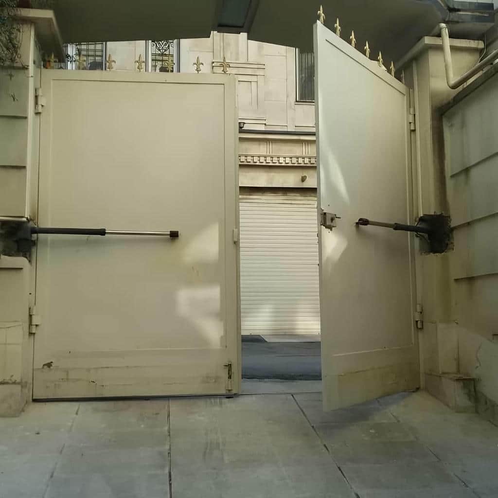 جک پارکینگی درب حیاط در طالقان