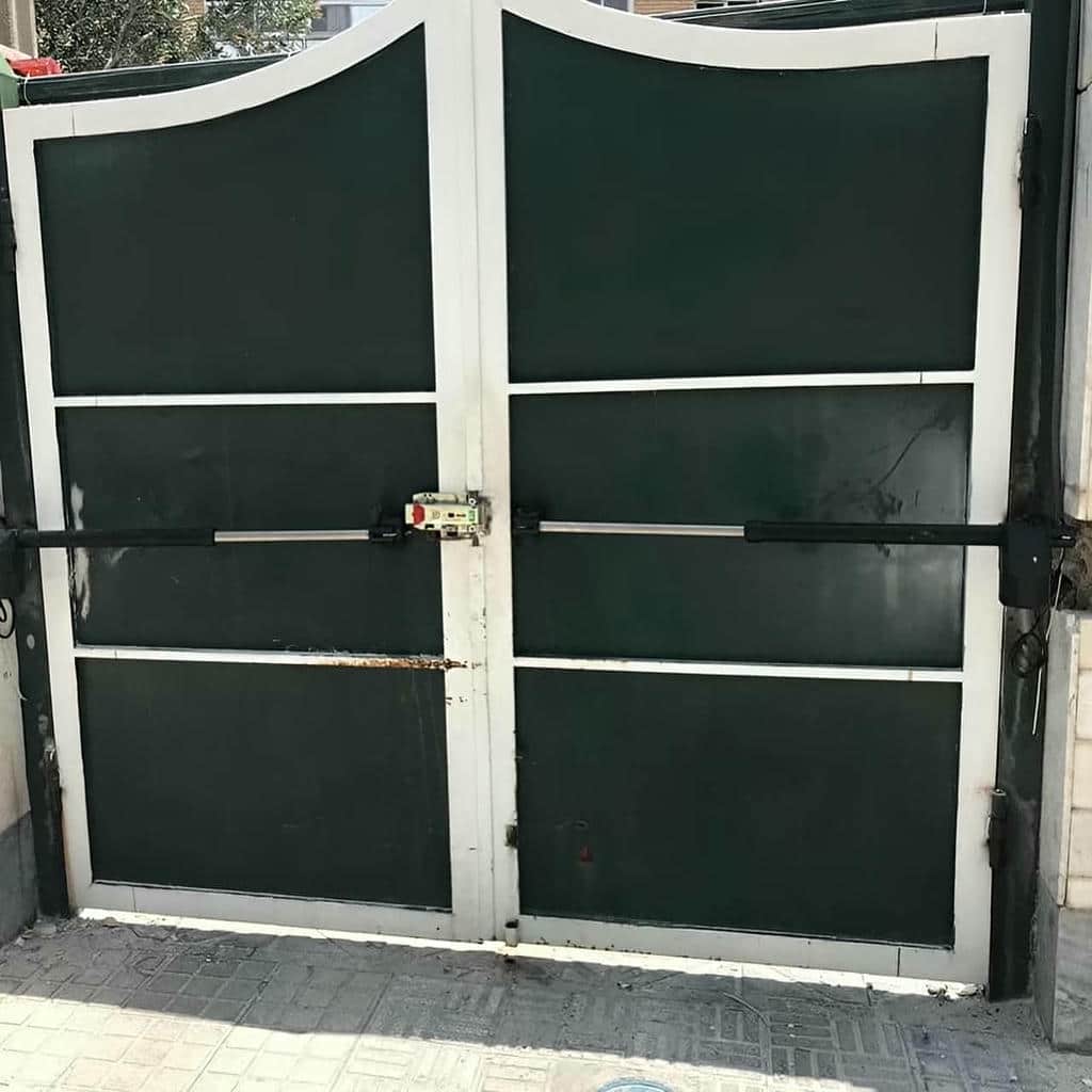 جک پارکینگی درب حیاط در سنندج