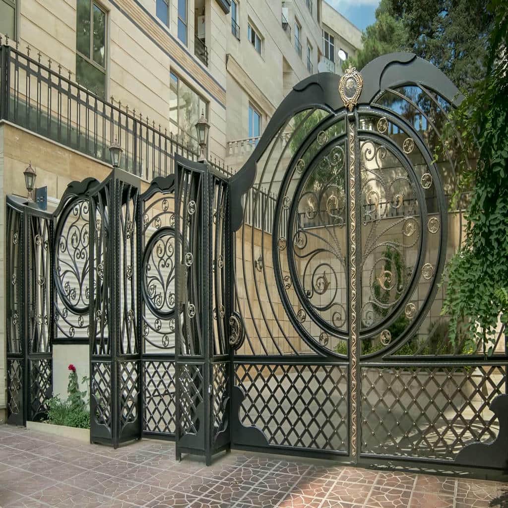 درب پارکینگ حیاط فرفورژه در بابل